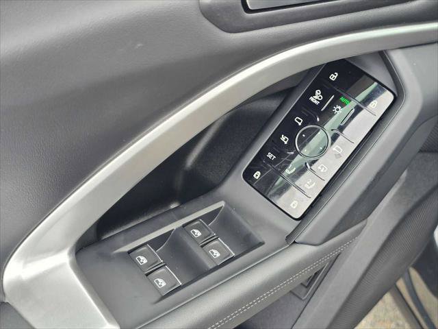 Used 2025 Audi Q5 Premium Plus w/ Premium Plus AWD/4WD image 24