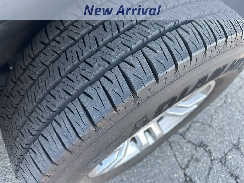 Used 2020 Chevrolet Suburban LT image 11