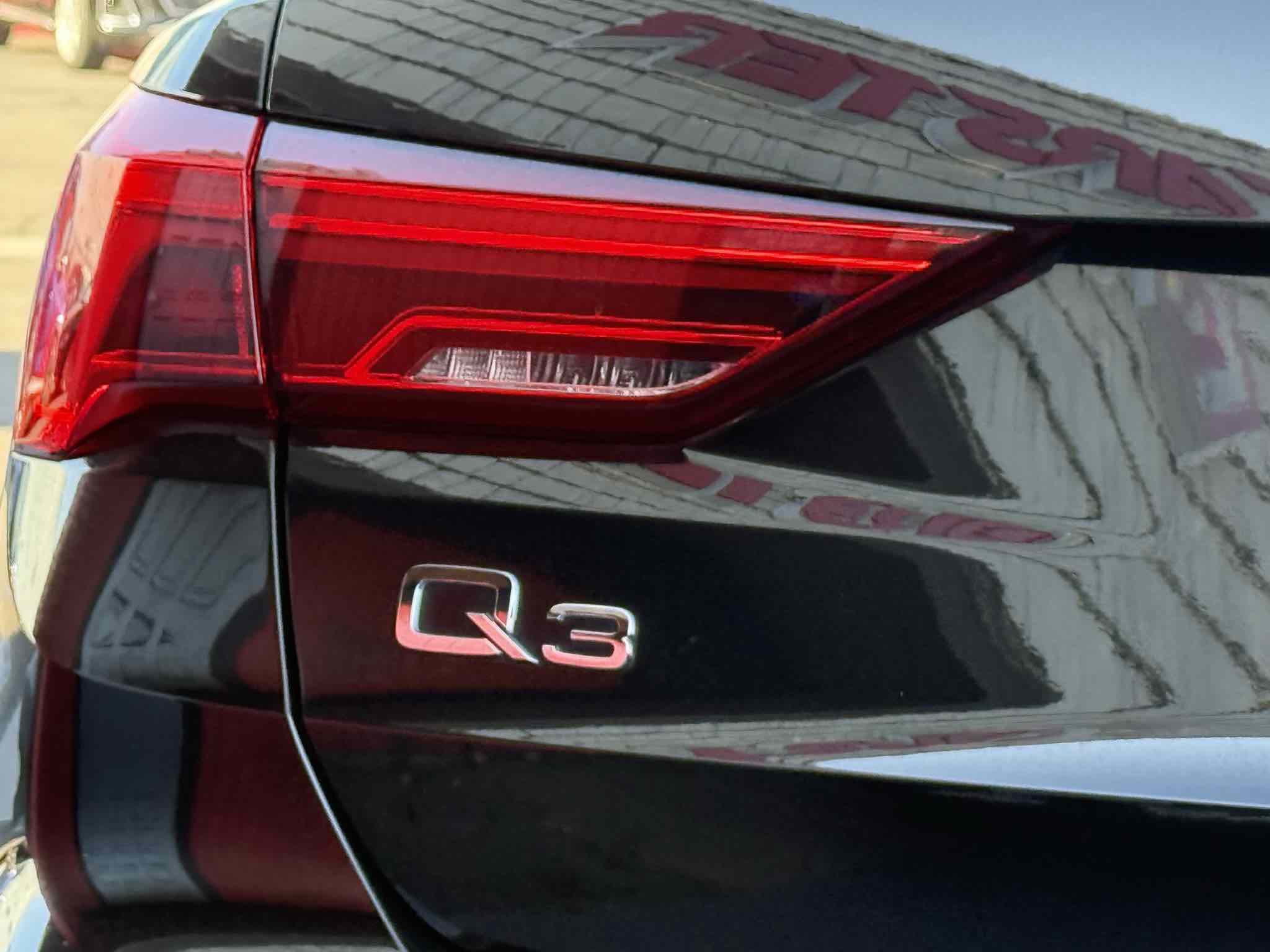 Used 2022 Audi Q3 2.0T Premium Plus w/ Premium Plus Package image 31