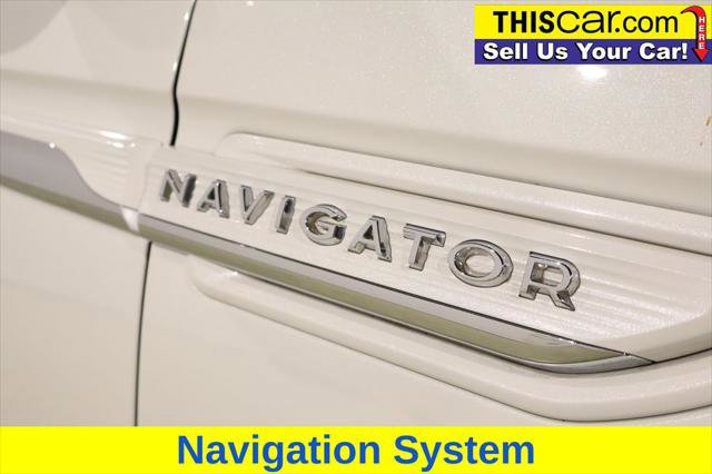 Used 2022 Lincoln Navigator Reserve image 11