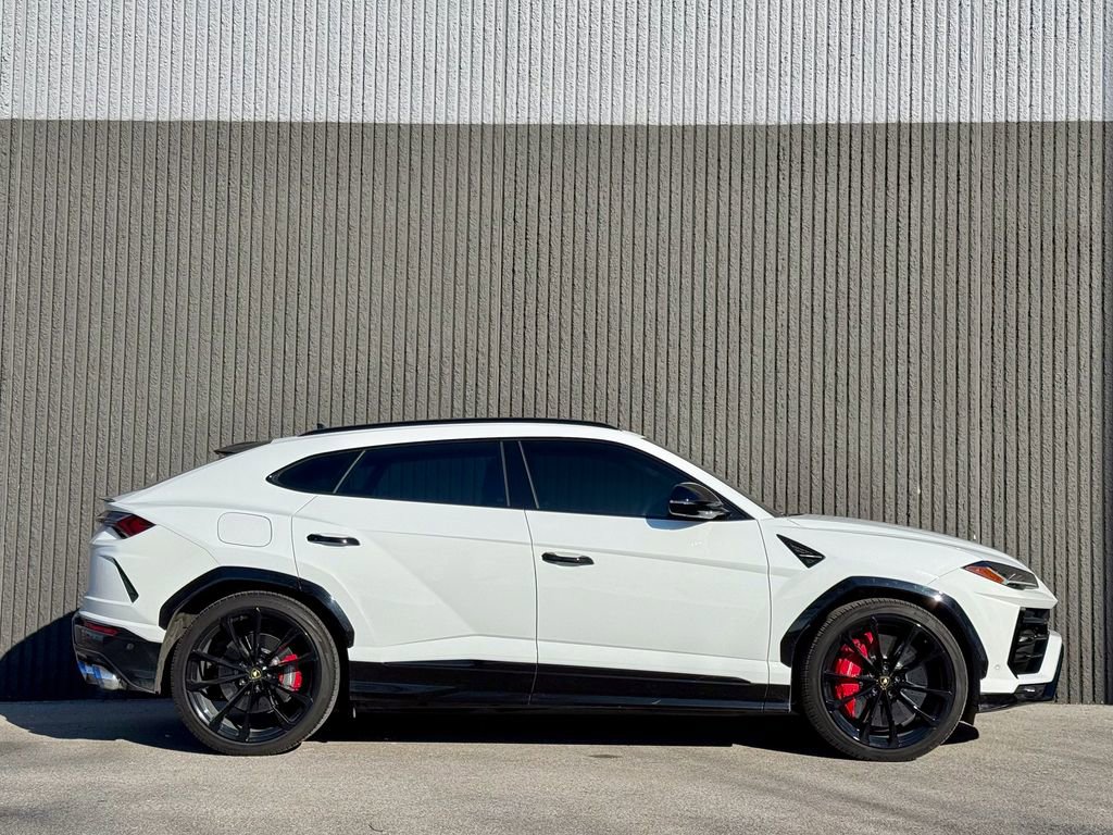 Used 2021 Lamborghini Urus image 8