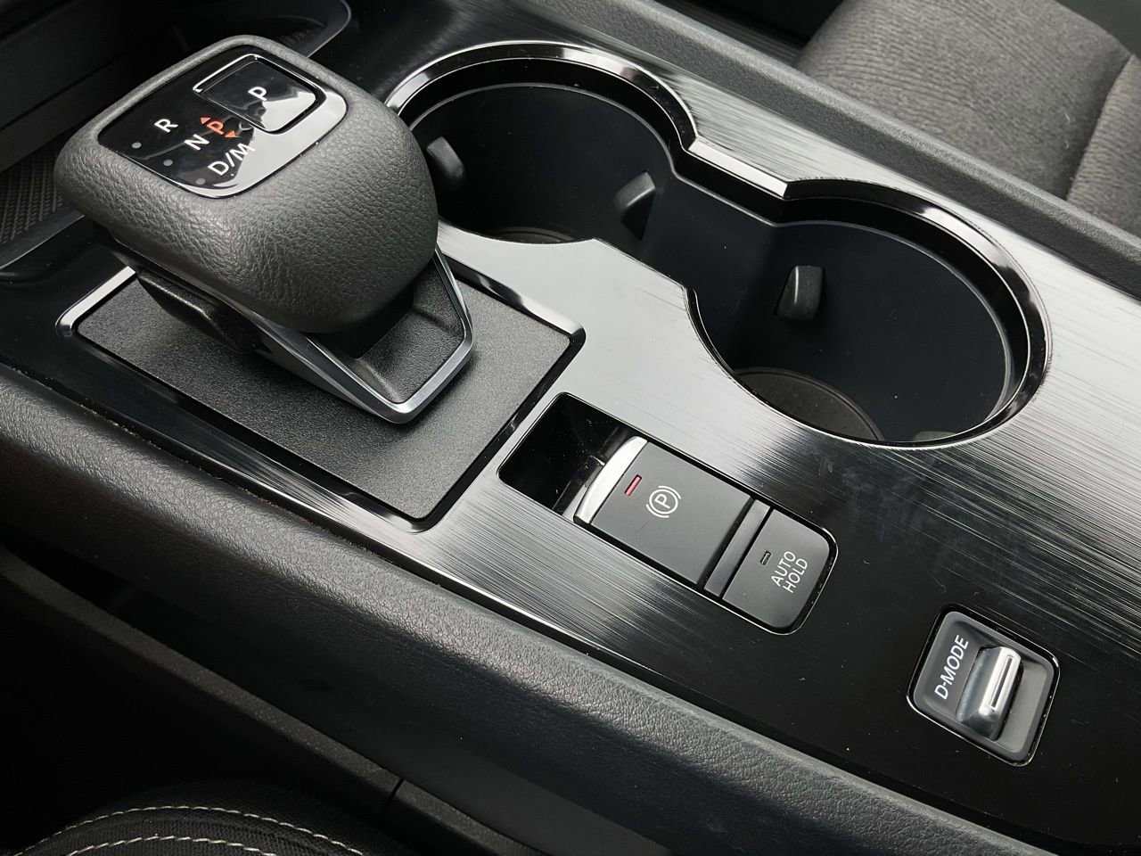 Used 2025 Nissan Rogue SV FWD image 34