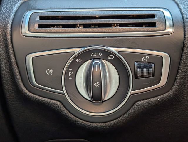 Used 2019 Mercedes-Benz C 300 Sedan image 29