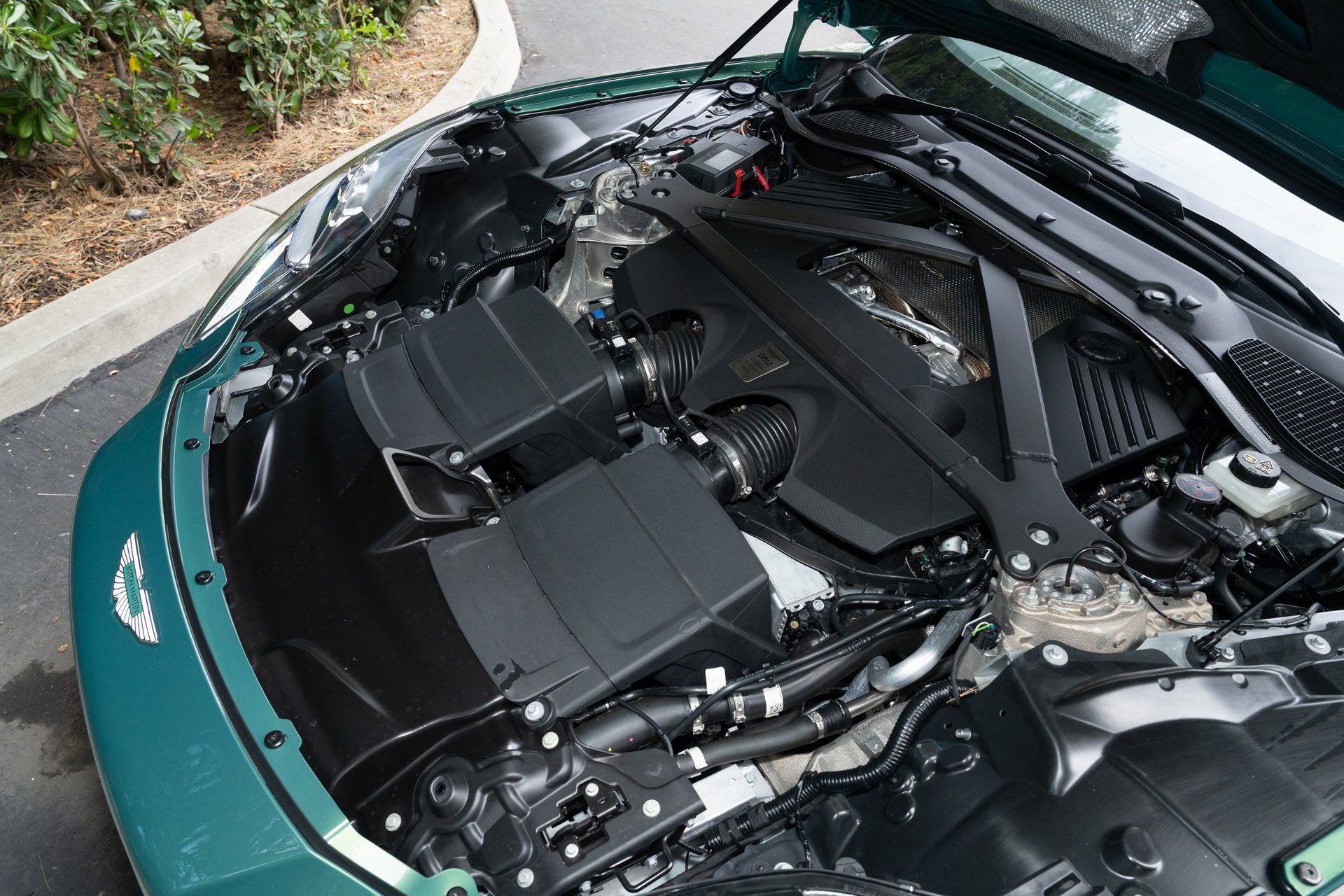 Used 2024 Aston Martin DB12 Coupe RWD image 12