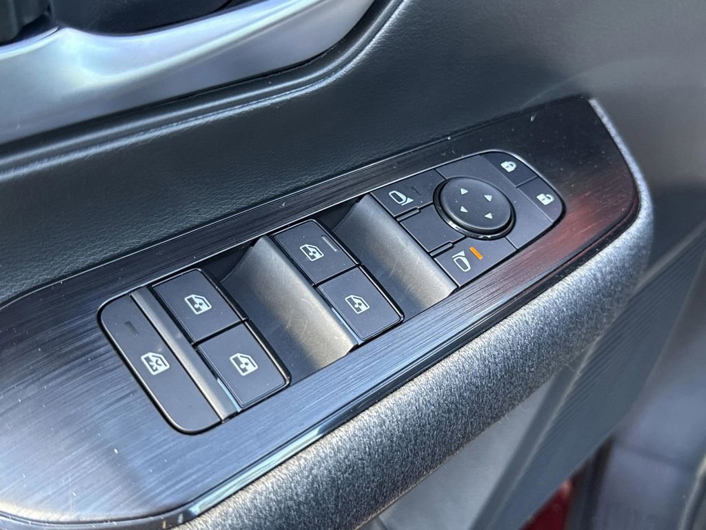 New 2026 Nissan Kicks SV w/ SV Premium Package FWD image 31