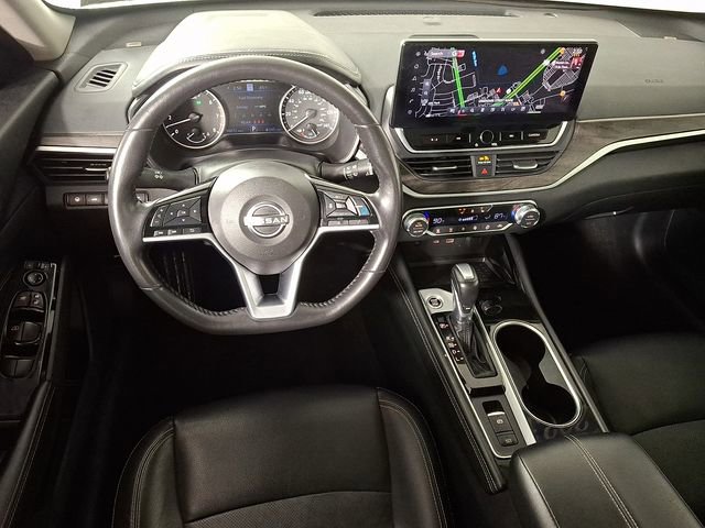 Used 2023 Nissan Altima 2.5 SL image 2