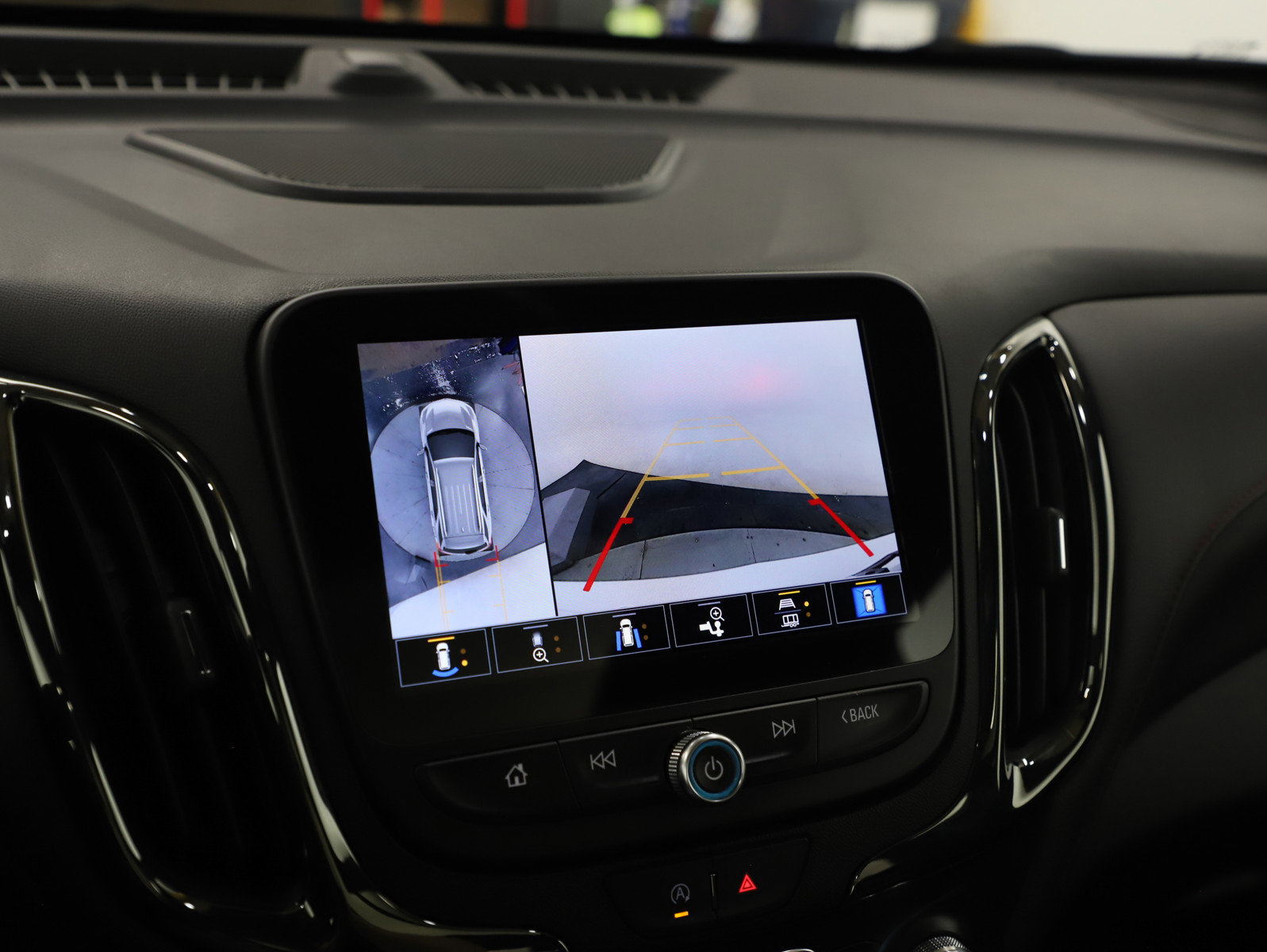 Used 2024 Chevrolet Equinox RS w/ RS Leather Package image 22