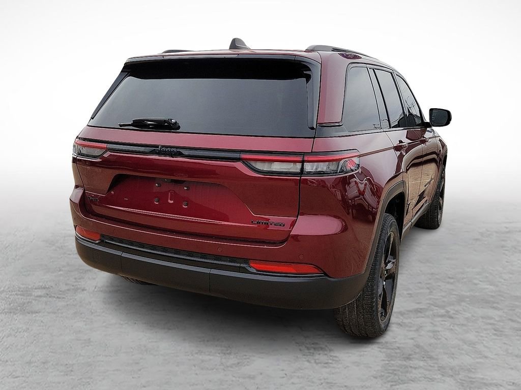 Used 2023 Jeep Grand Cherokee Limited w/ Black Appearance Package AWD/4WD image 10