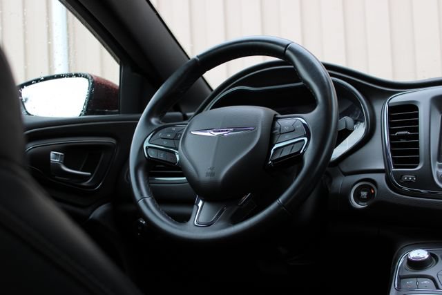 Used 2015 Chrysler 200 S FWD image 36
