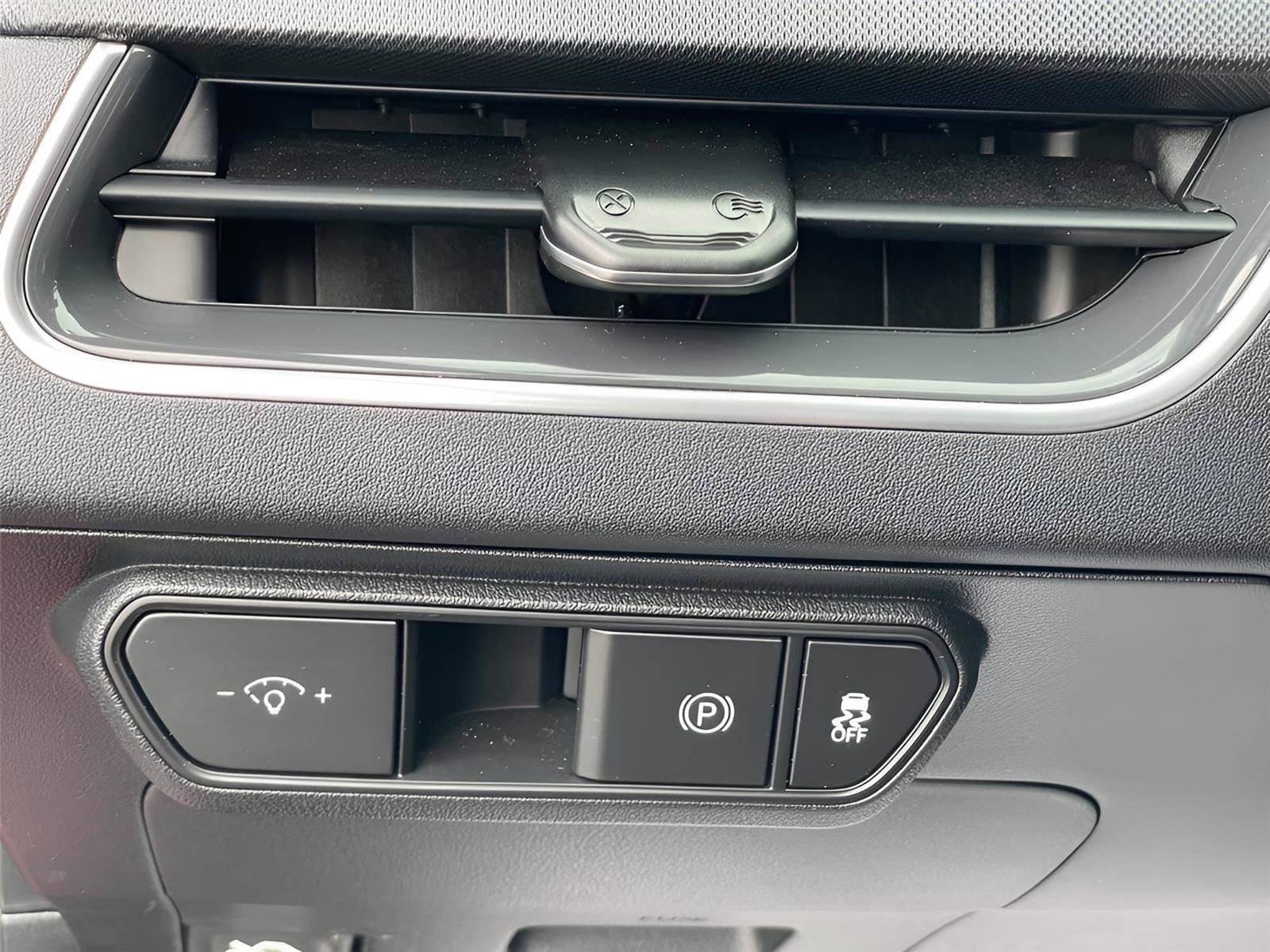 Used 2025 Kia K4 EX image 25