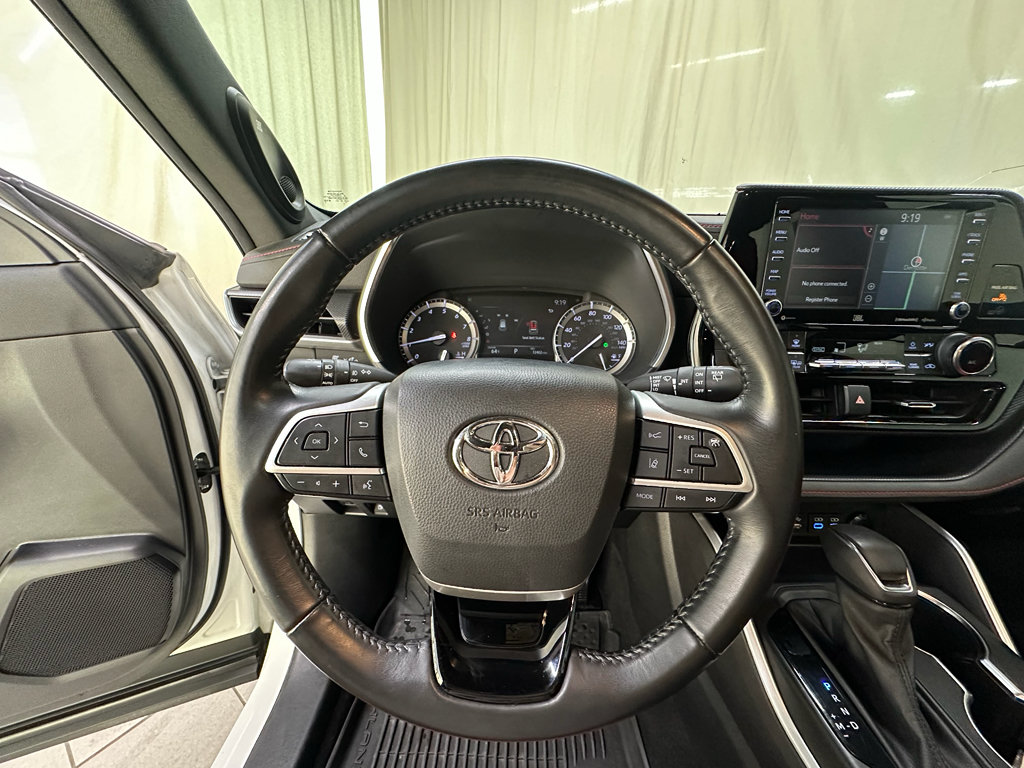 Used 2022 Toyota Highlander XSE AWD/4WD image 27