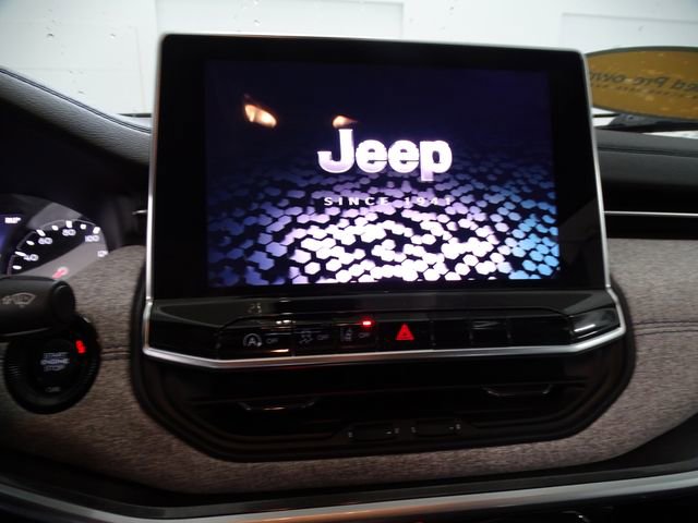 Certified 2022 Jeep Compass Latitude image 12