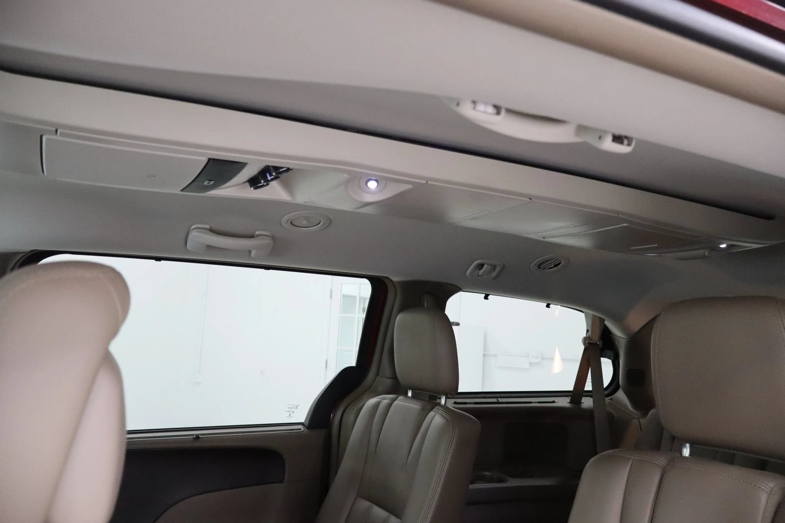 Used 2014 Chrysler Town & Country Touring-L w/ Driver Convenience Group FWD image 20