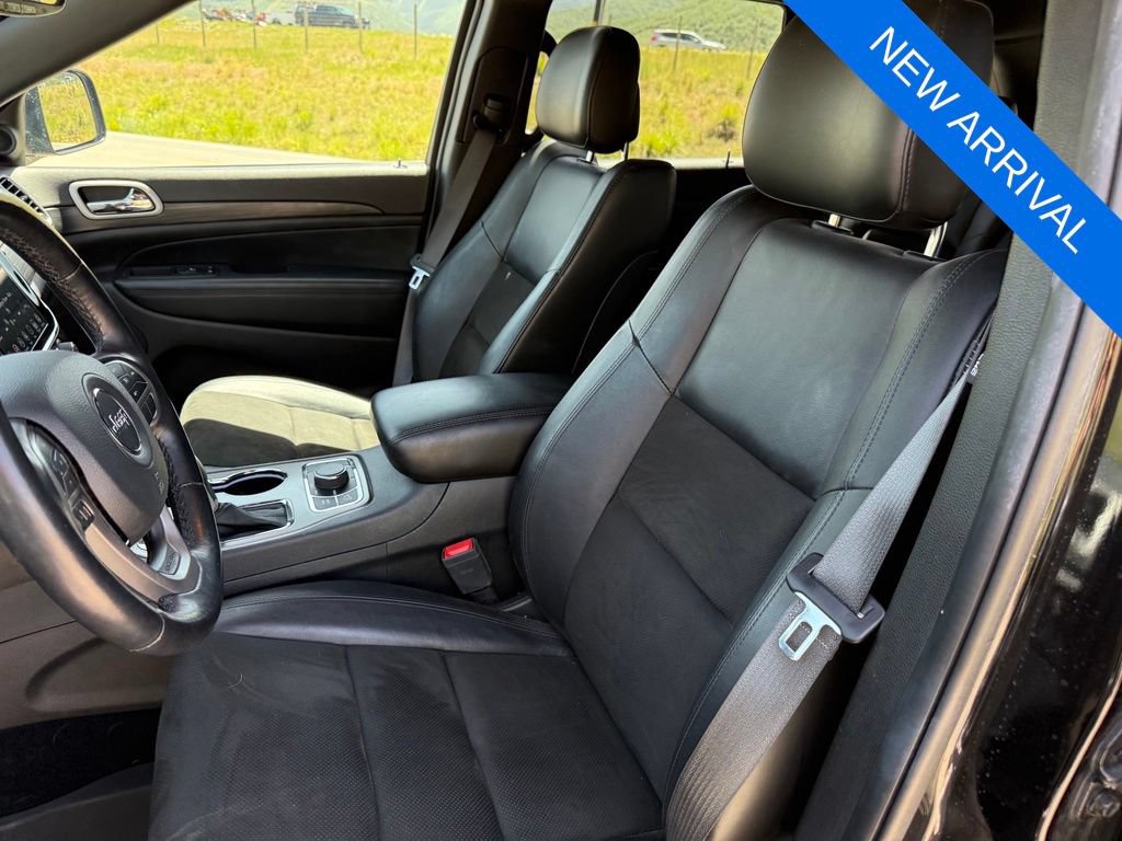 Used 2020 Jeep Grand Cherokee Altitude AWD/4WD image 13