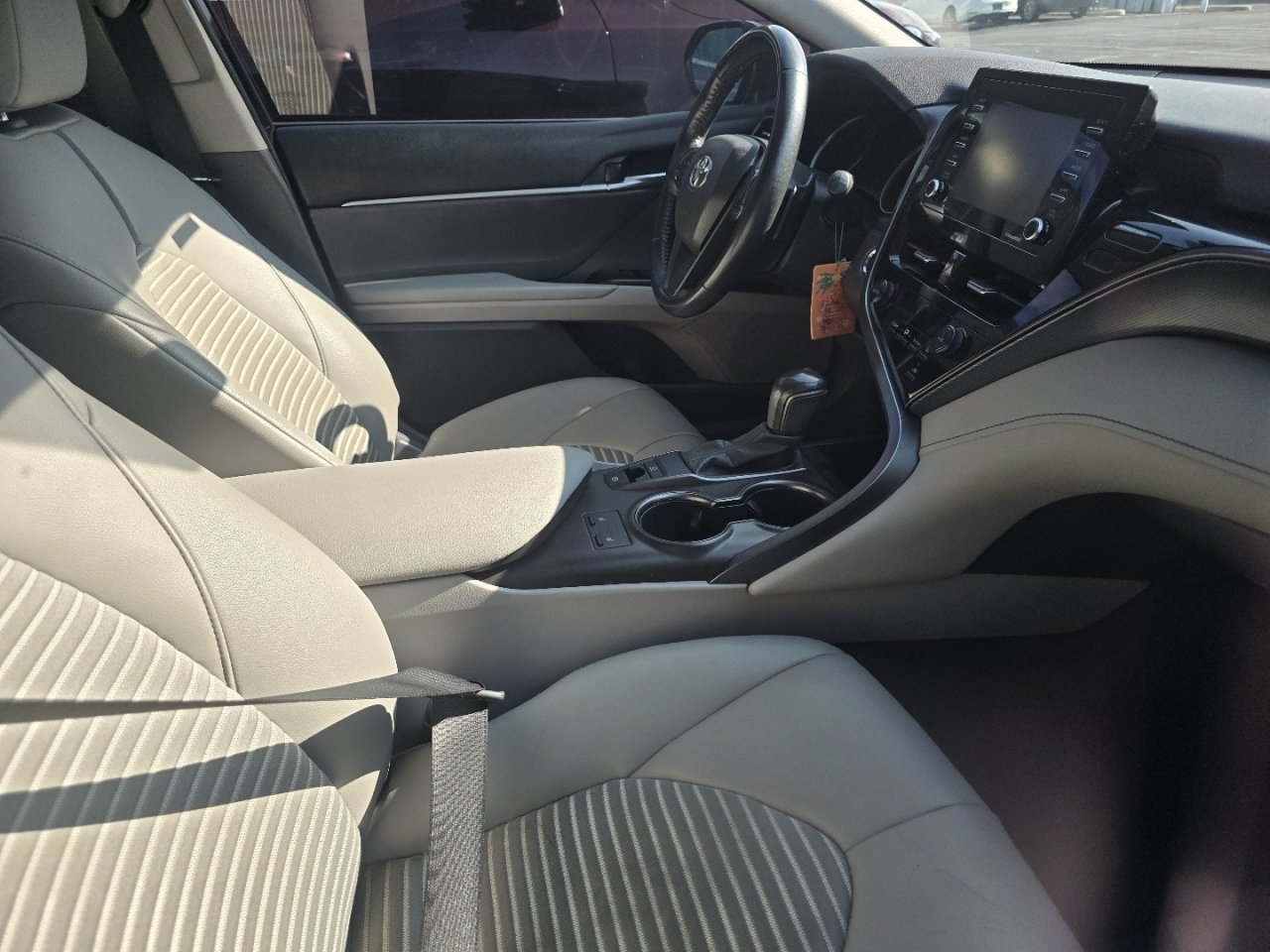 Used 2021 Toyota Camry SE w/ Cold Weather Package AWD/4WD image 13