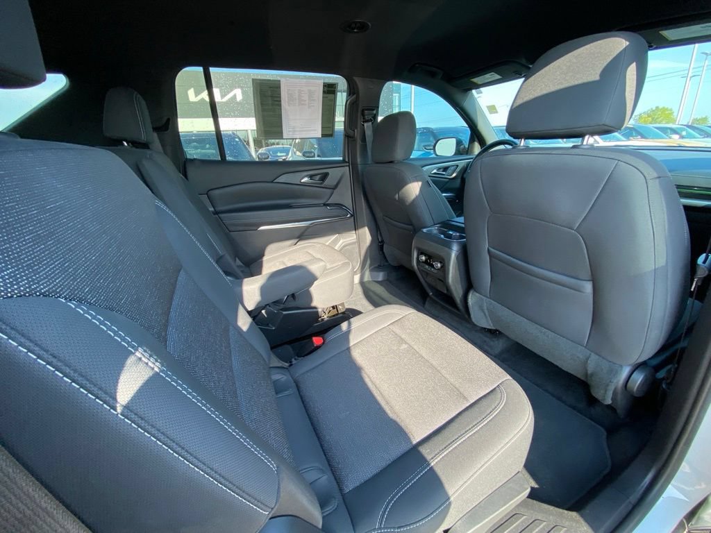 Used 2024 Chevrolet Traverse LT FWD image 29
