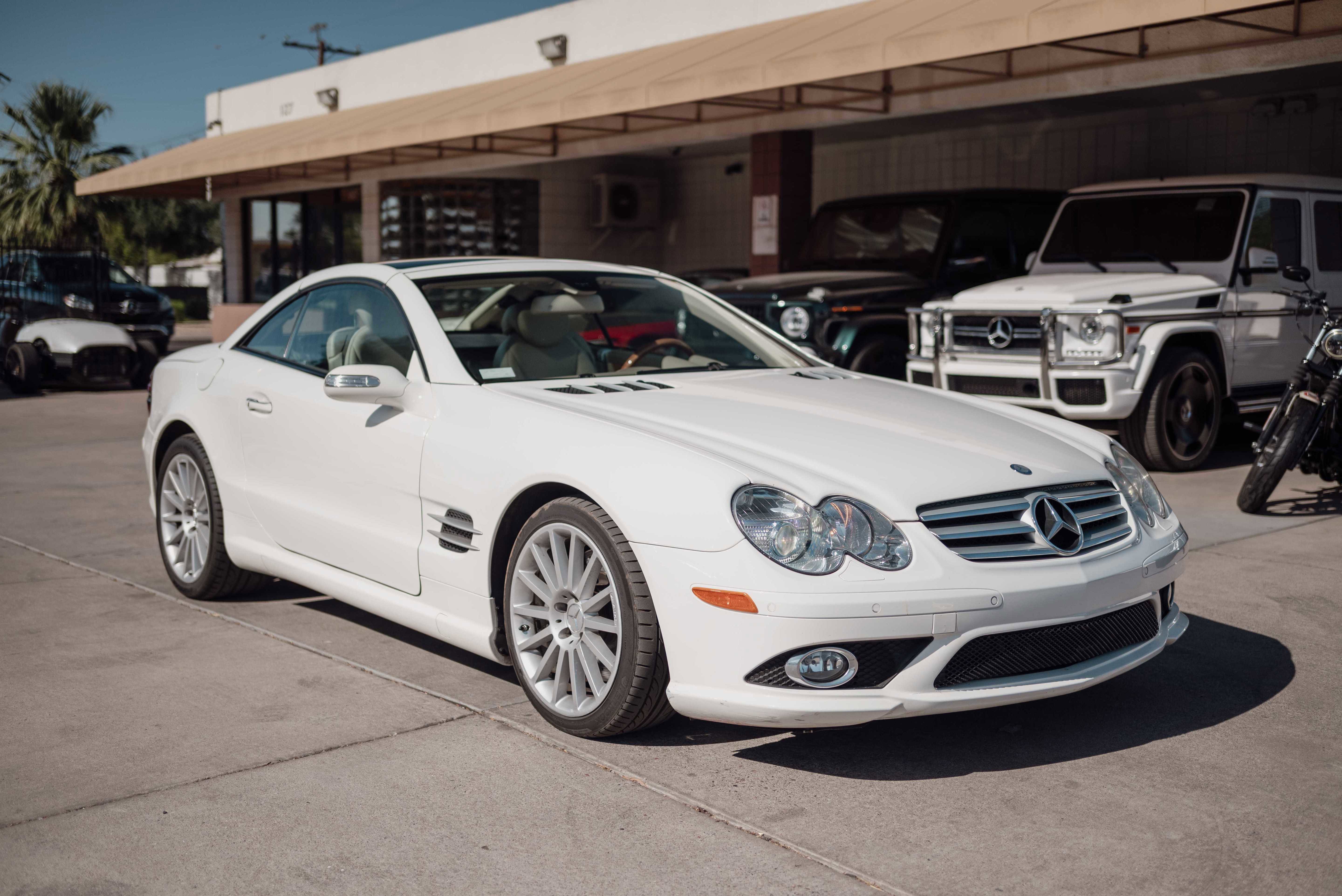 Used 2008 Mercedes-Benz SL 550 w/ P1 Pkg image 3