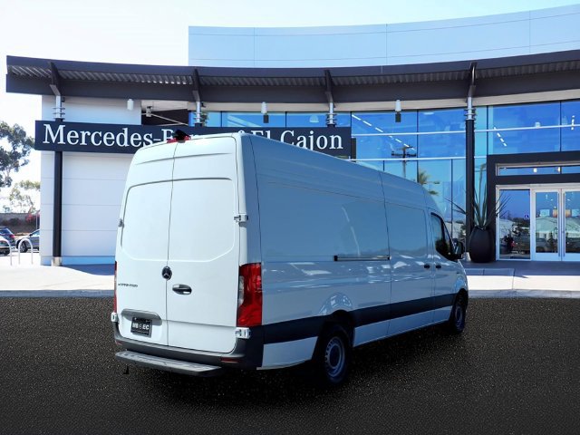 New 2025 Mercedes-Benz eSprinter 170 Cargo image 3