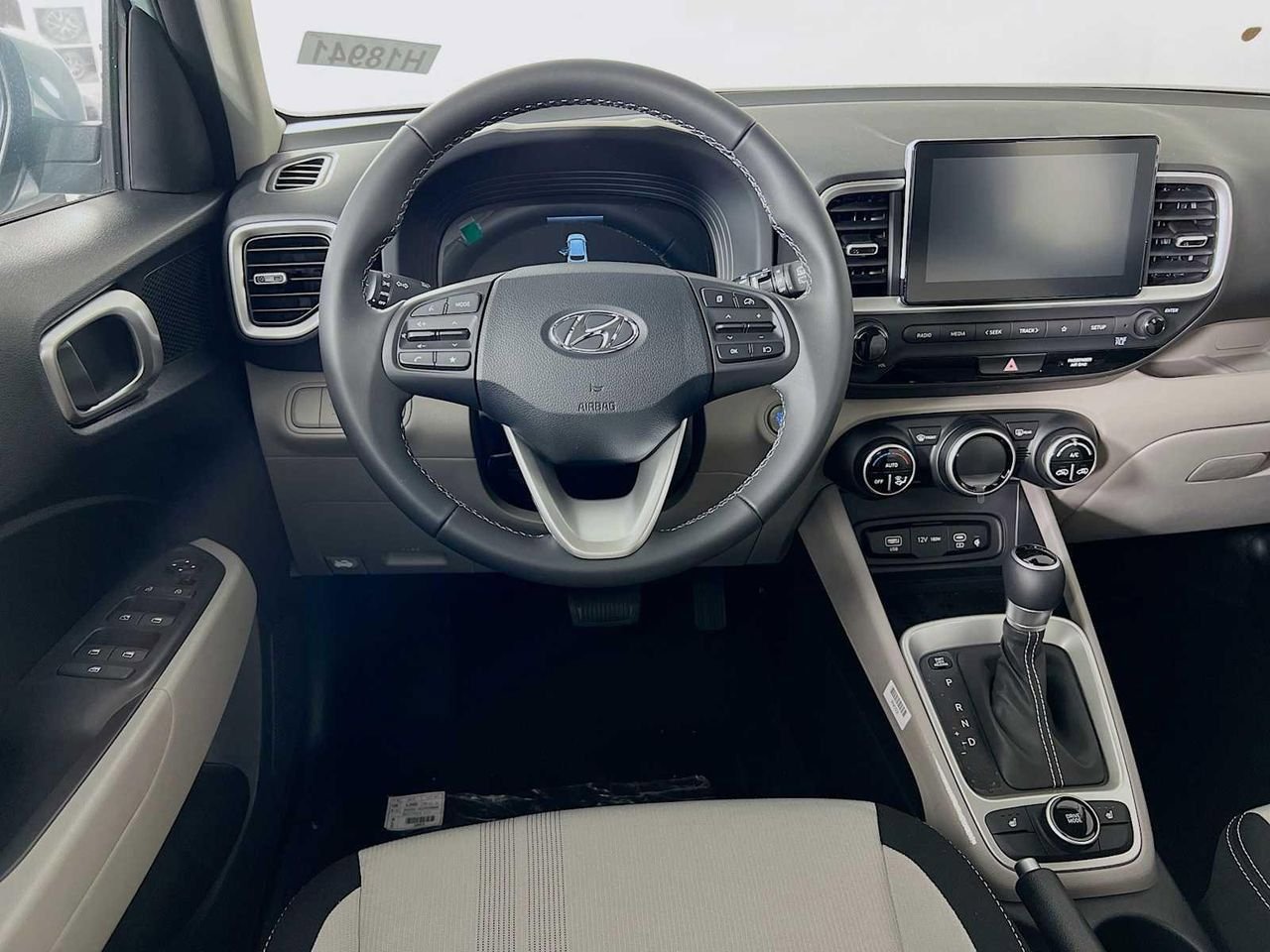 New 2026 Hyundai Venue SEL FWD image 15