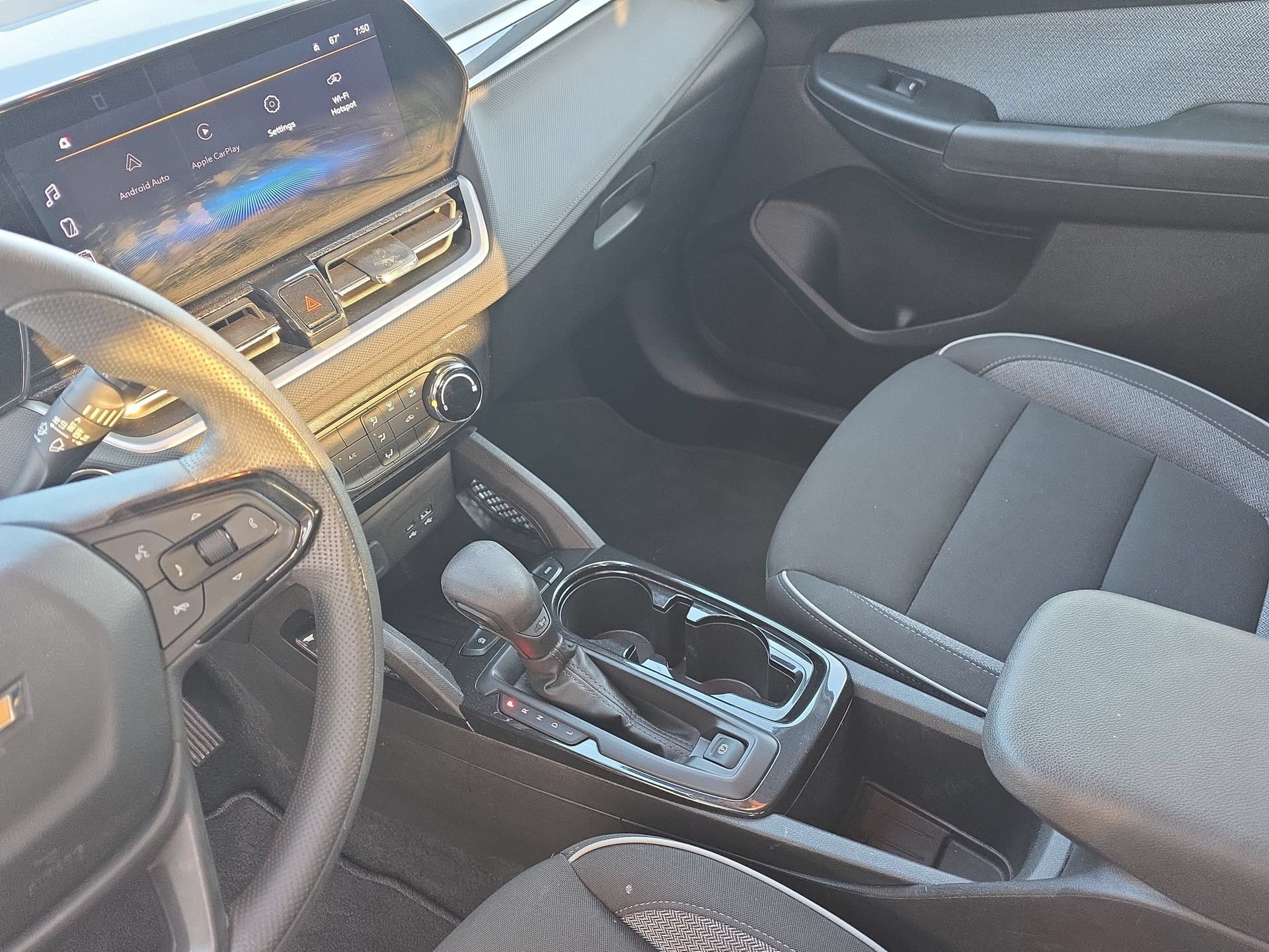 Used 2025 Chevrolet TrailBlazer LT AWD/4WD image 24