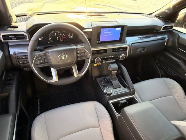 Used 2025 Toyota Tacoma SR5 AWD/4WD image 11