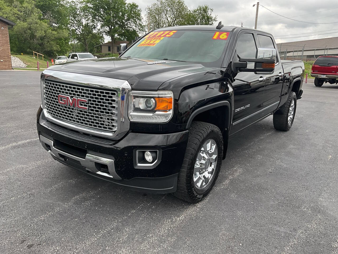 Used 2016 GMC Sierra 2500 Denali w/ Duramax Plus Package AWD/4WD image 30