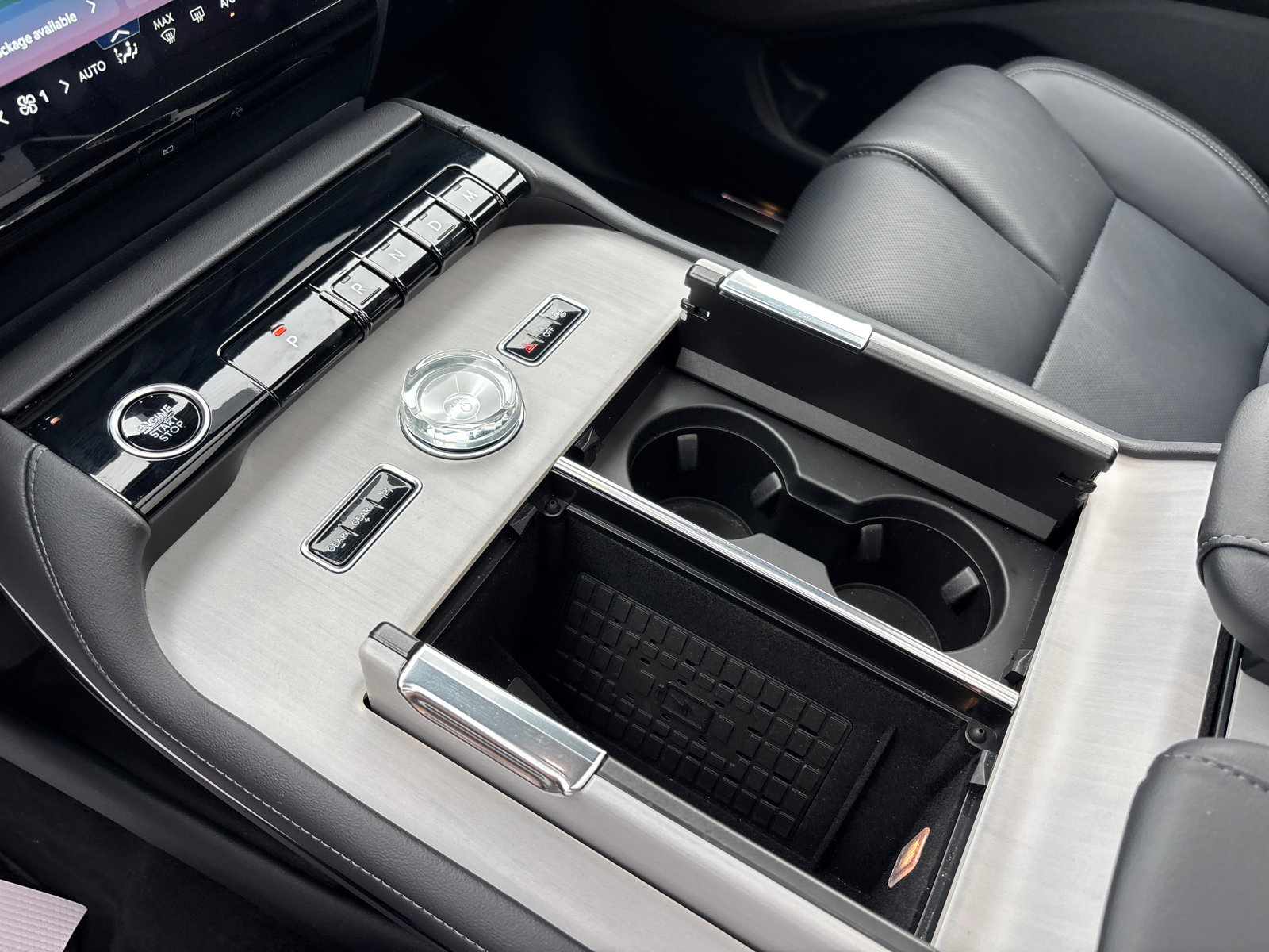 New 2026 Lincoln Navigator Reserve w/ Jet Appearance Package AWD/4WD image 22