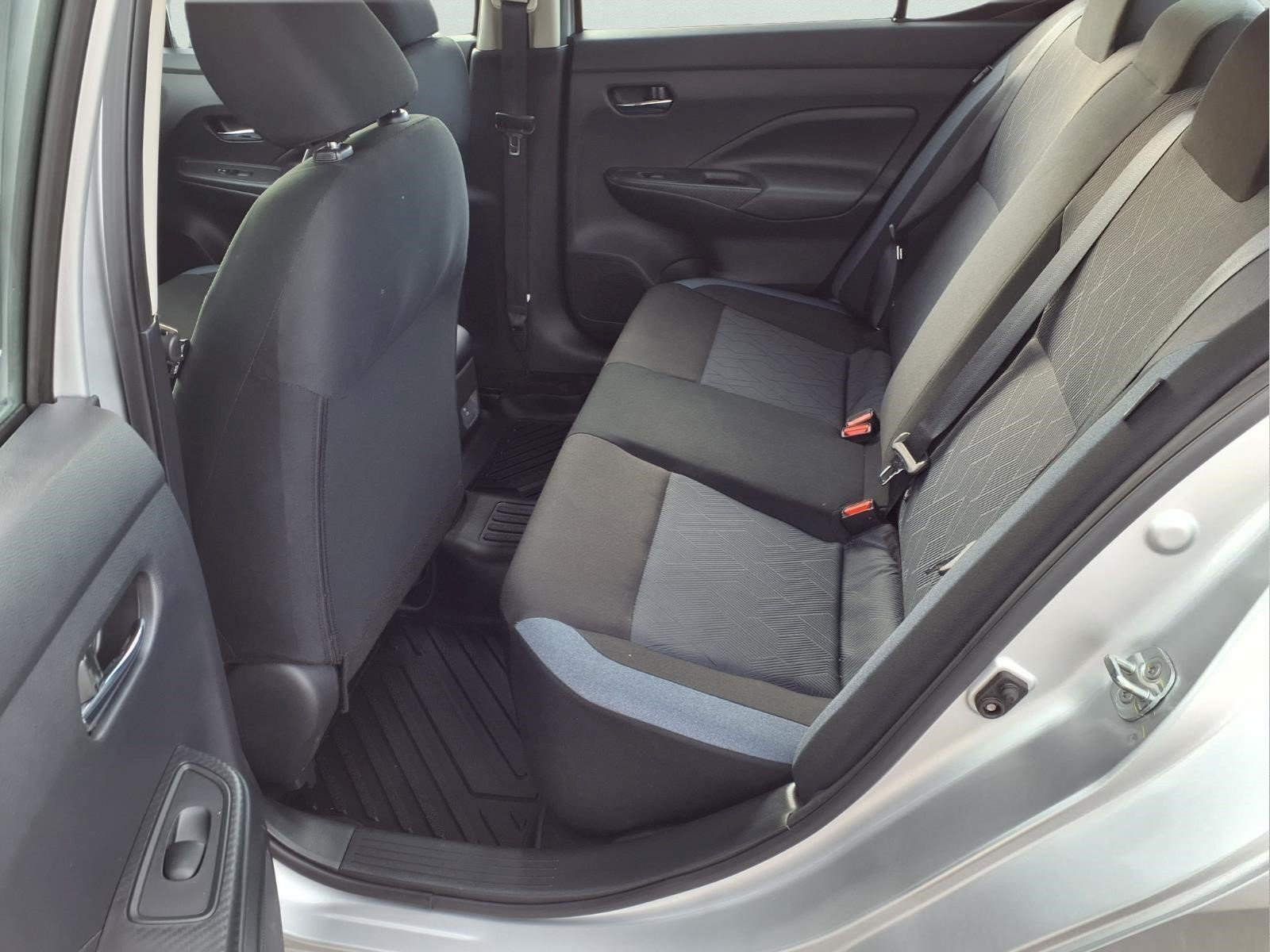Used 2025 Nissan Versa SV FWD image 23