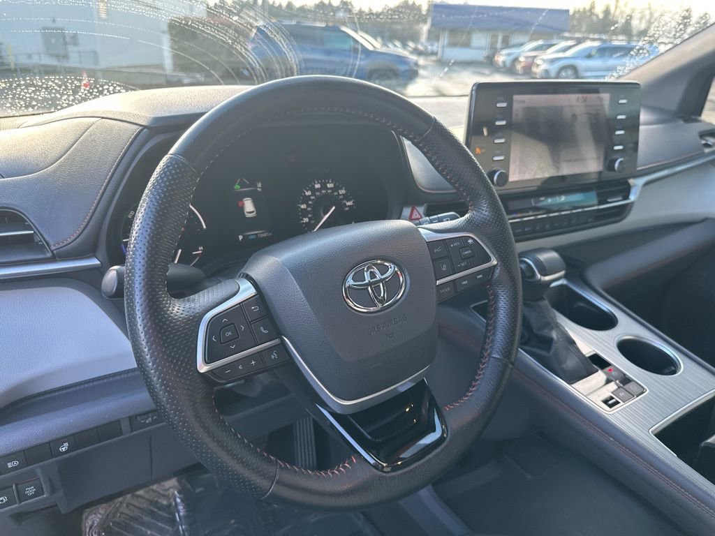 Used 2021 Toyota Sienna XSE image 26