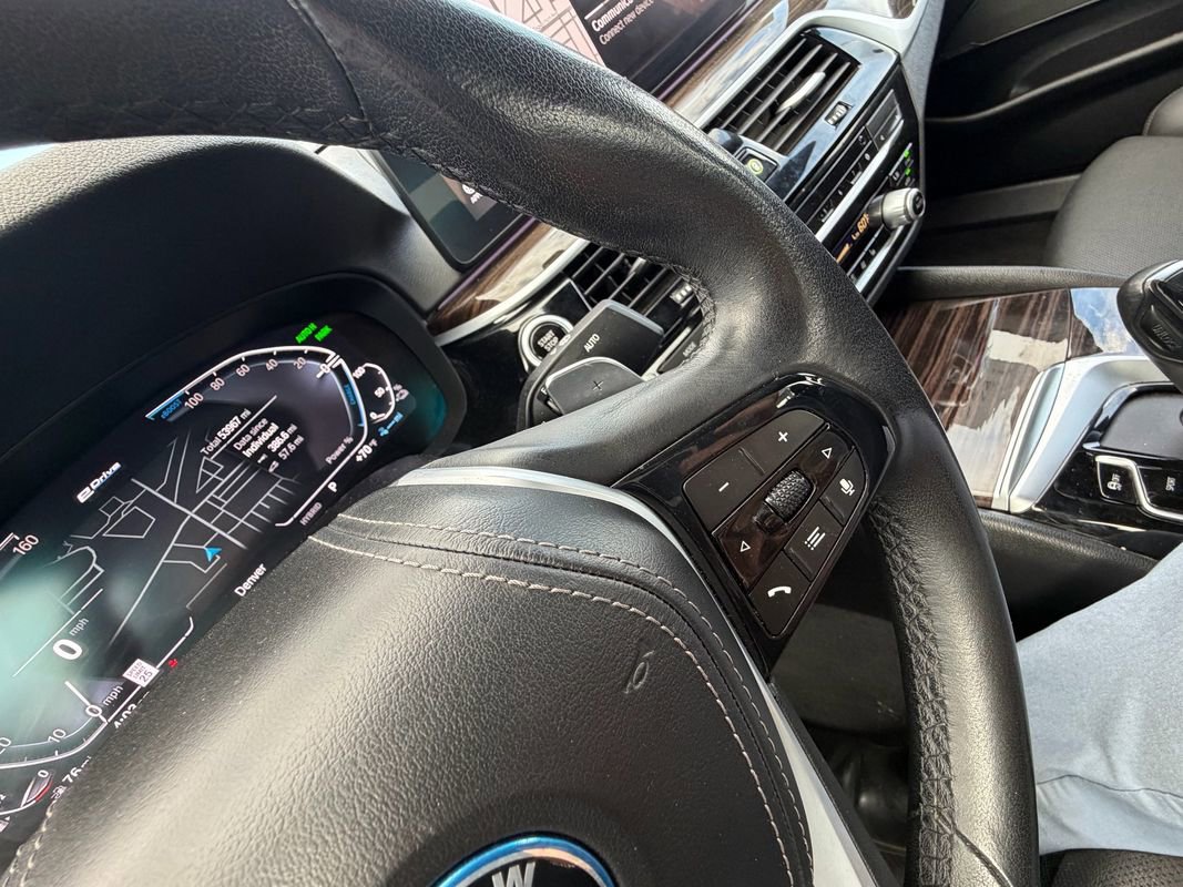 Used 2023 BMW 530e xDrive image 30