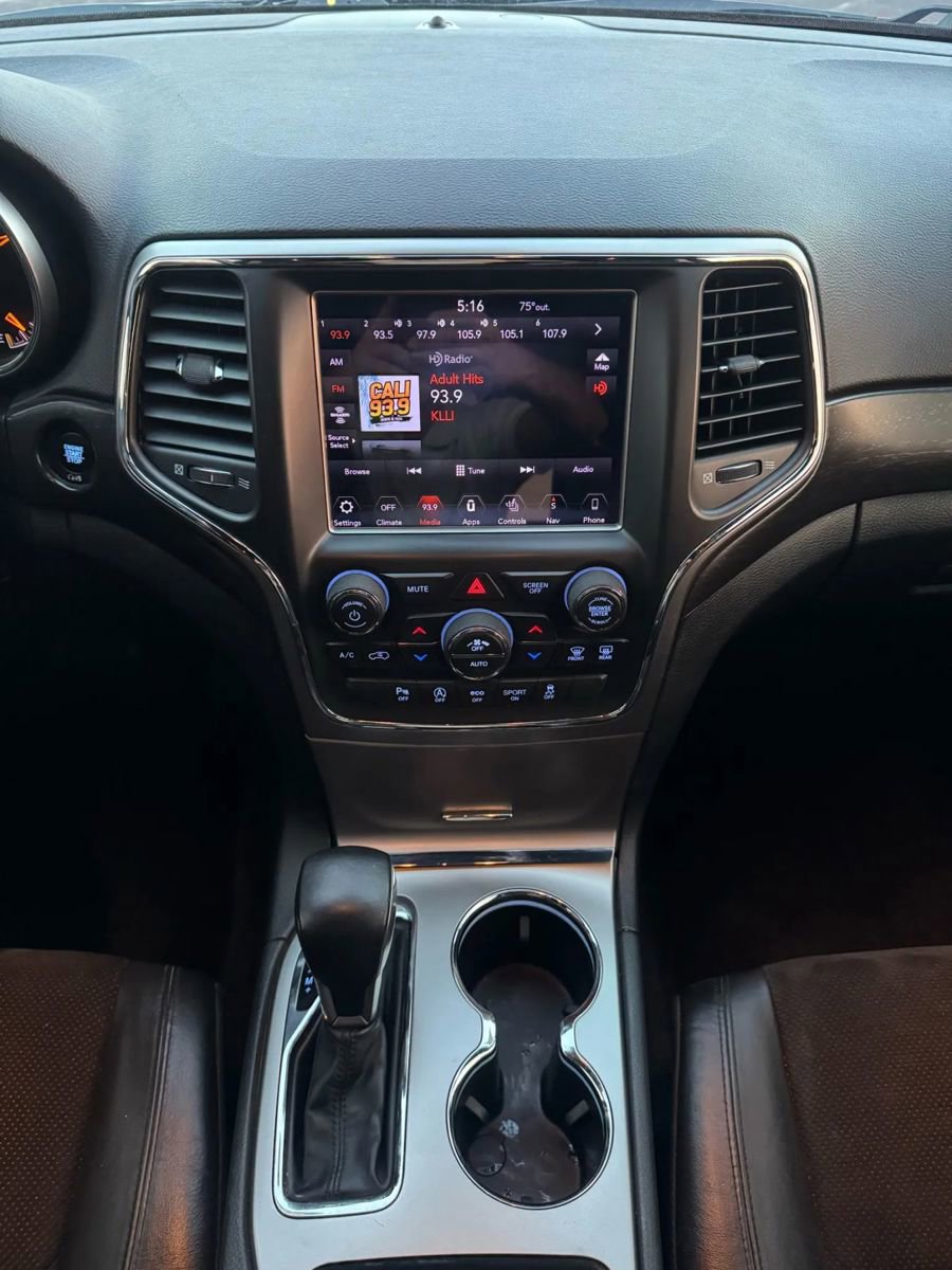 Used 2018 Jeep Grand Cherokee Altitude image 26