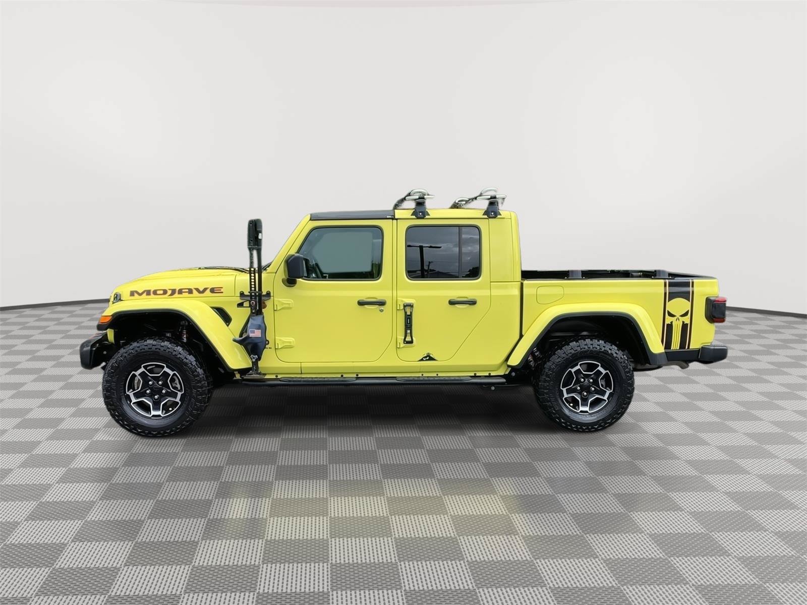 Used 2023 Jeep Gladiator Mojave w/ Dual Top Group AWD/4WD image 2