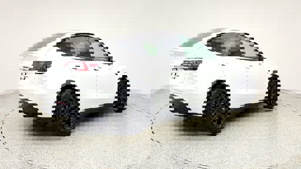 Used 2021 Tesla Model Y Long Range image 5