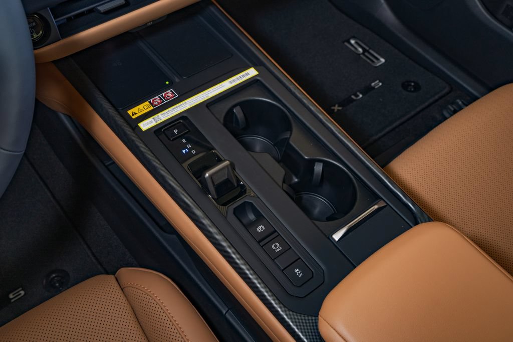 New 2026 Lexus ES 350e FWD image 25