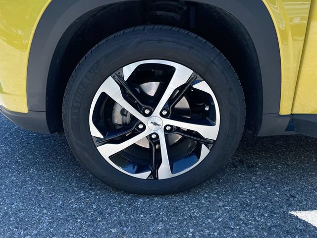 Used 2025 Chevrolet Trax RS FWD image 30