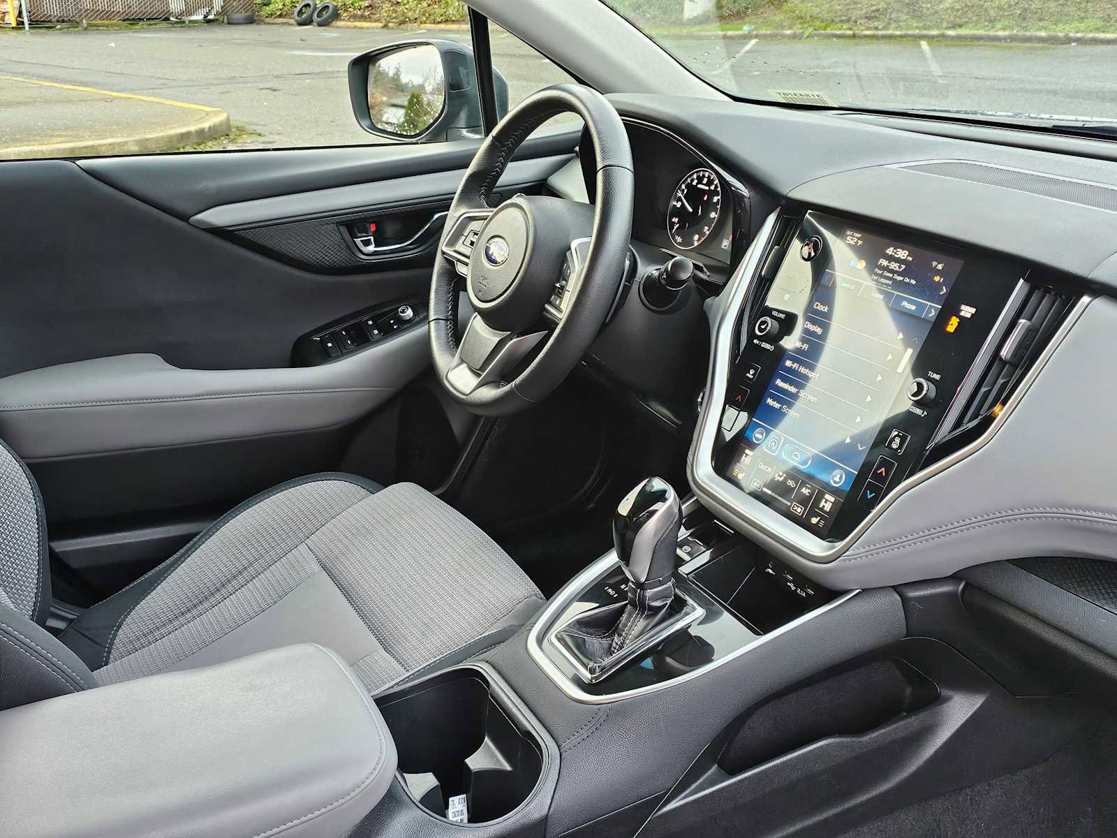 Used 2020 Subaru Outback Premium image 10