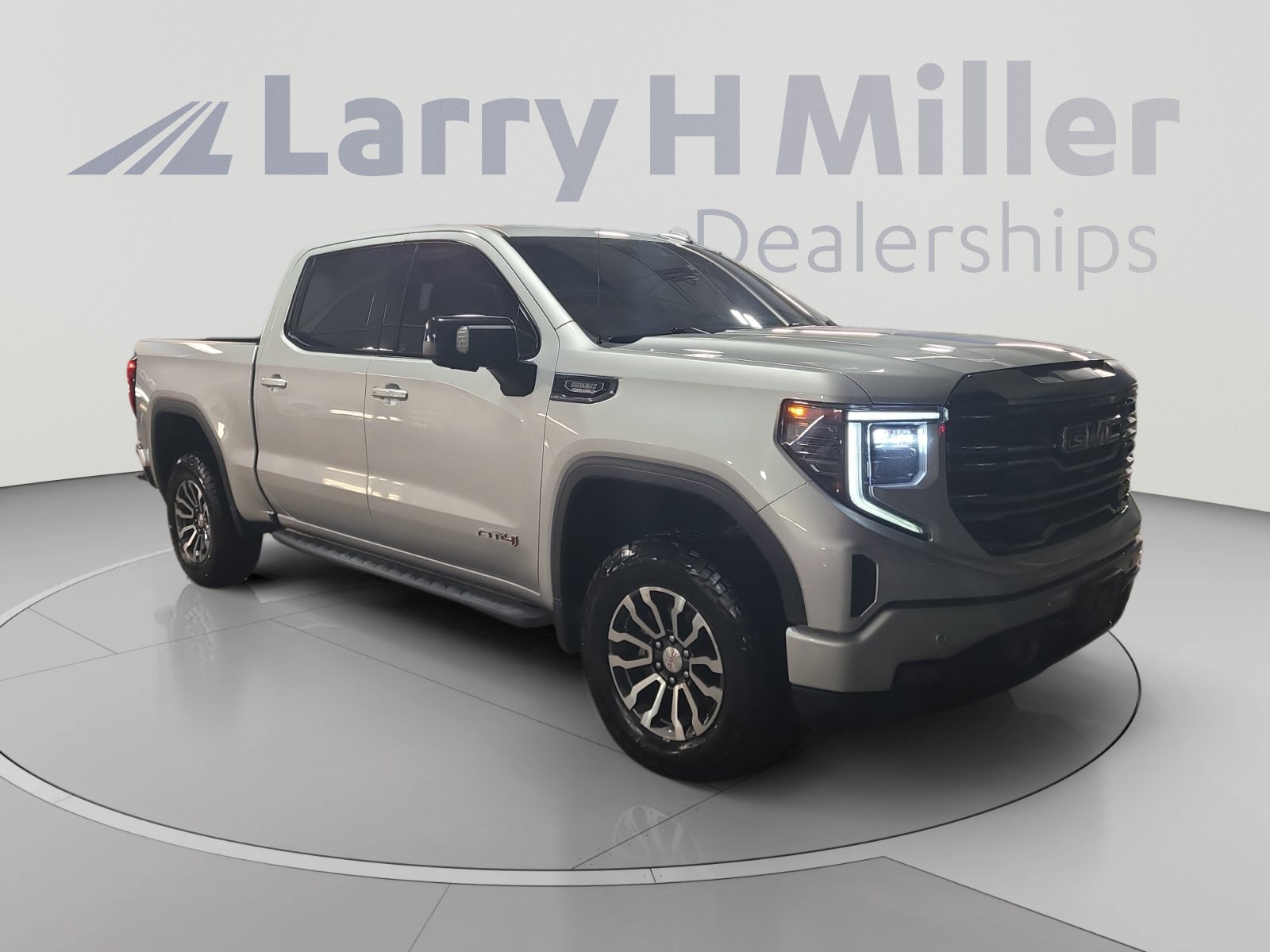 Used 2022 GMC Sierra 1500 AT4 w/ AT4 Premium Package AWD/4WD image 7