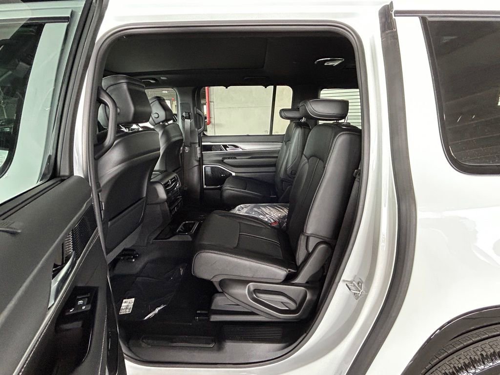 New 2026 Jeep Grand Wagoneer L Limited image 37