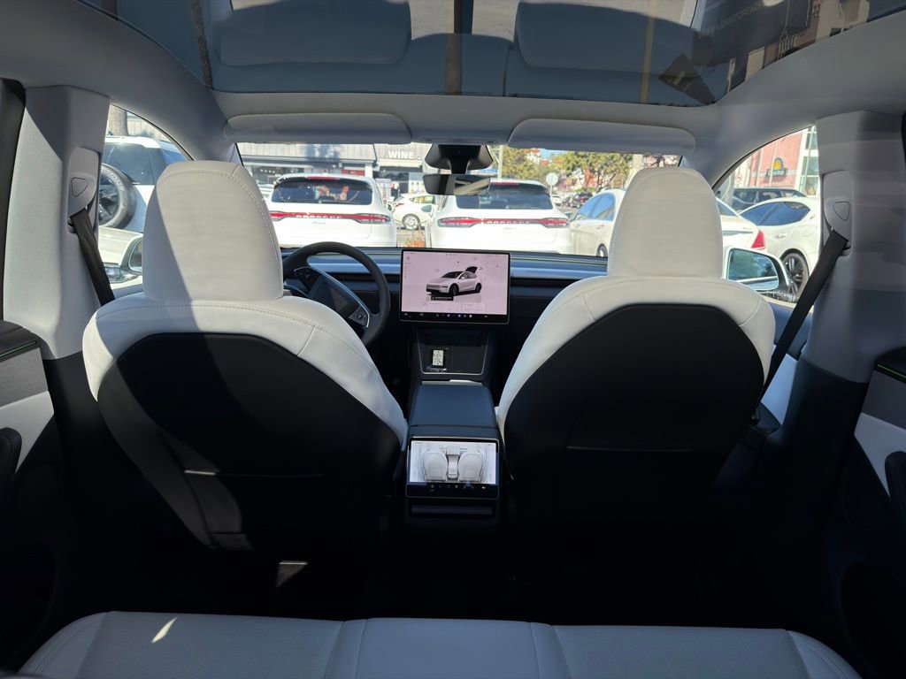 Used 2026 Tesla Model Y Long Range image 21