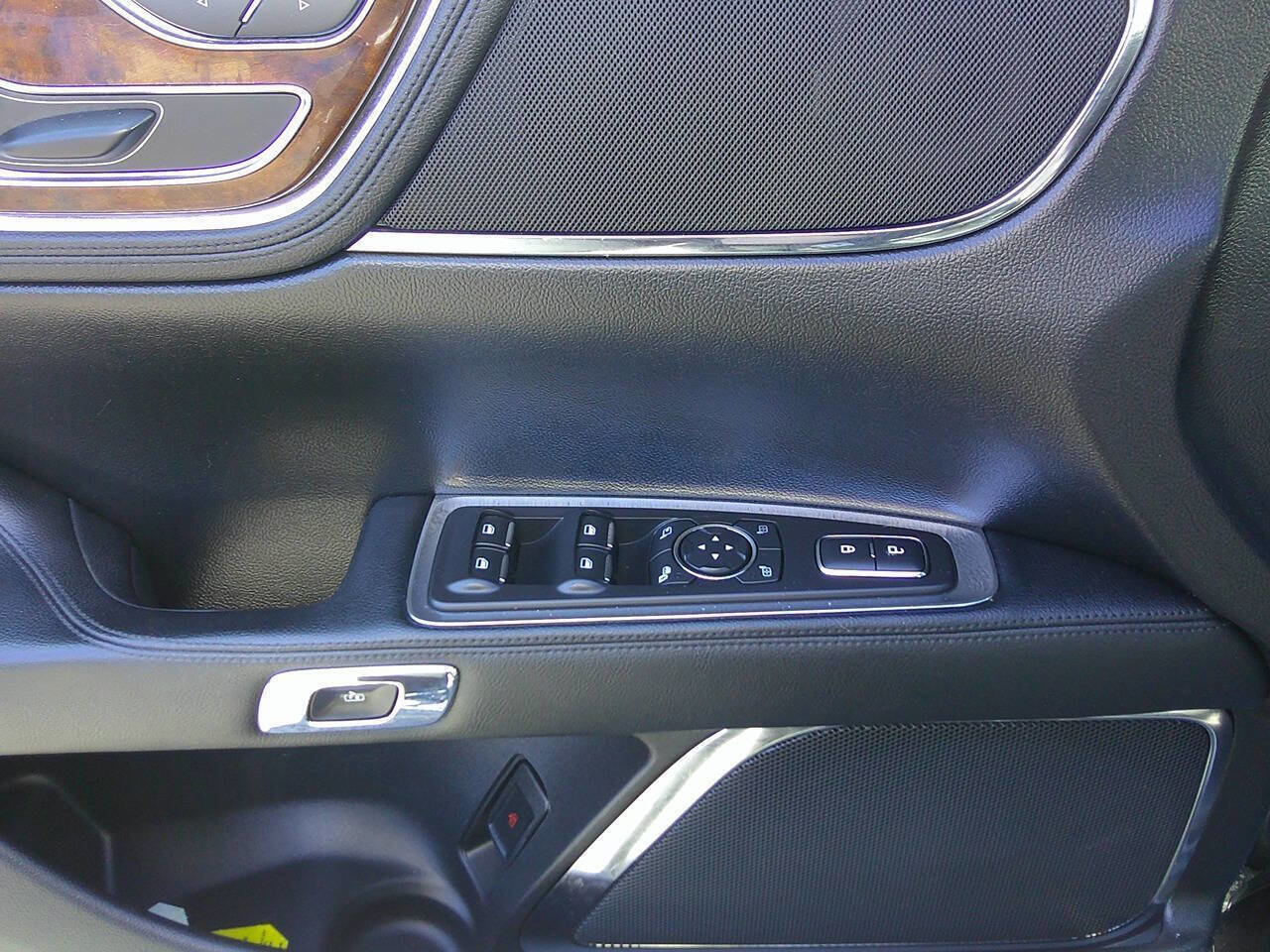 Used 2018 Lincoln Continental Select w/ Continental Climate Package image 8