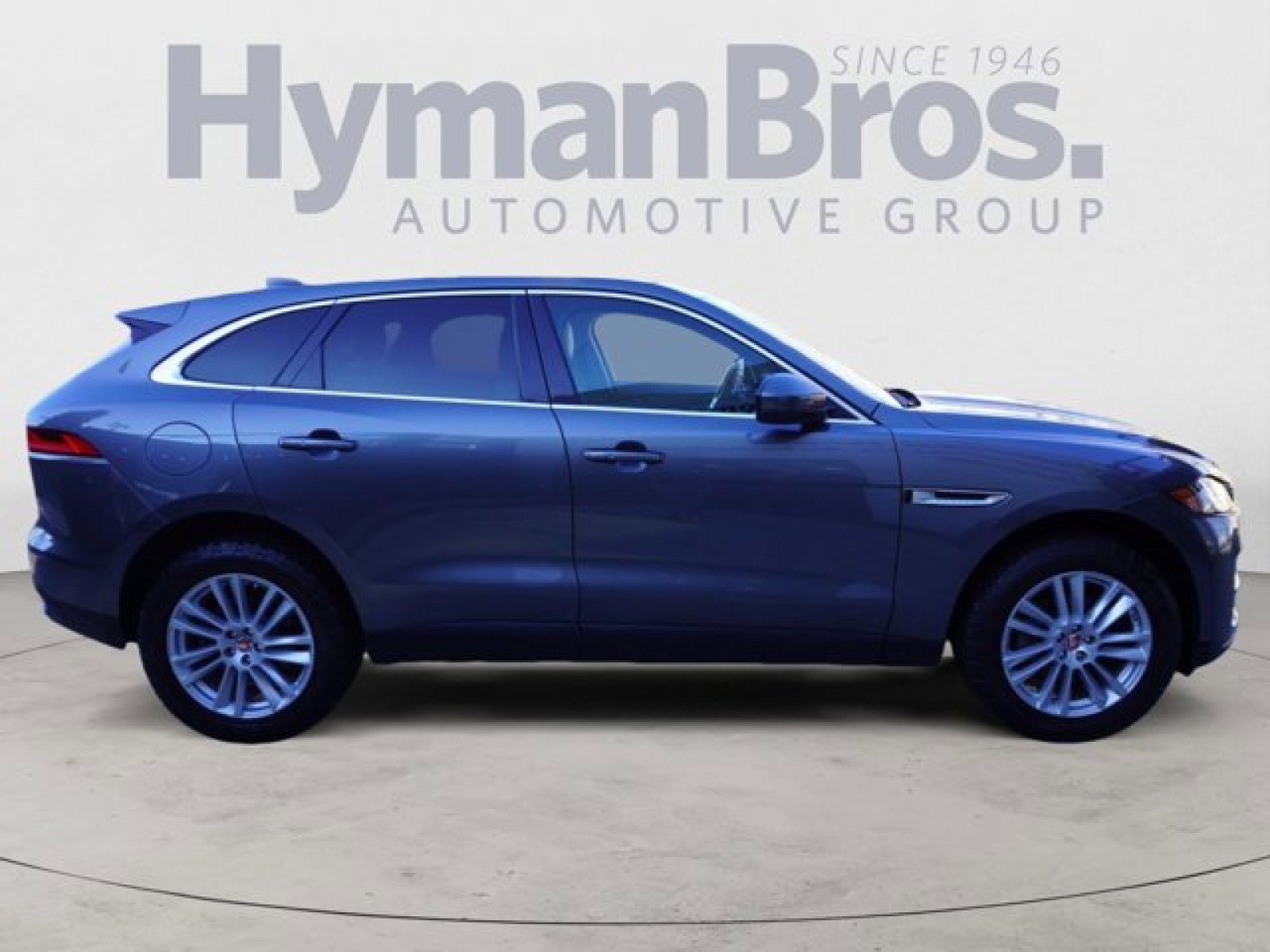 Used 2018 Jaguar F-PACE Prestige image 4