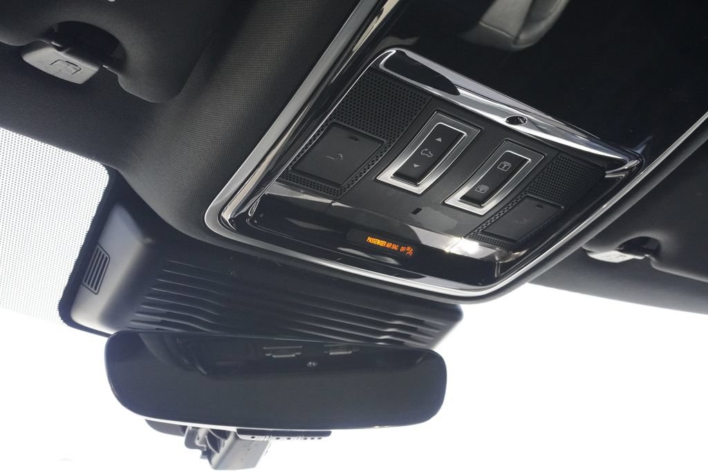 Used 2025 Land Rover Range Rover Velar Dynamic SE AWD/4WD image 16