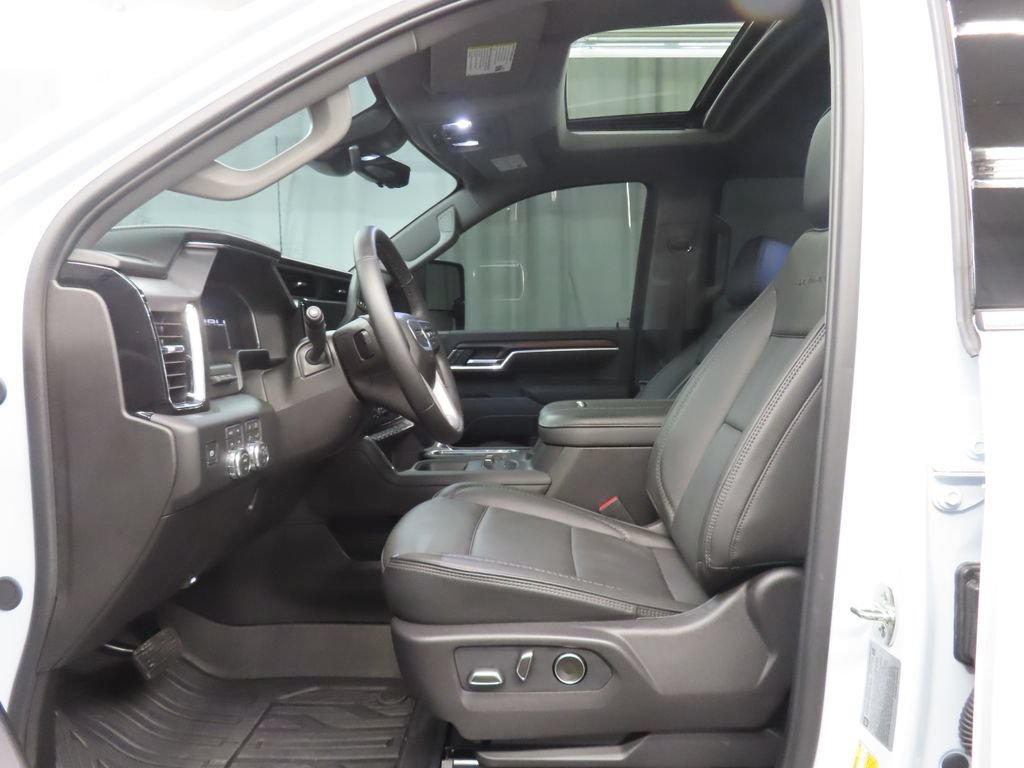 Used 2026 GMC Sierra 2500 Denali w/ Denali Reserve Package AWD/4WD image 9