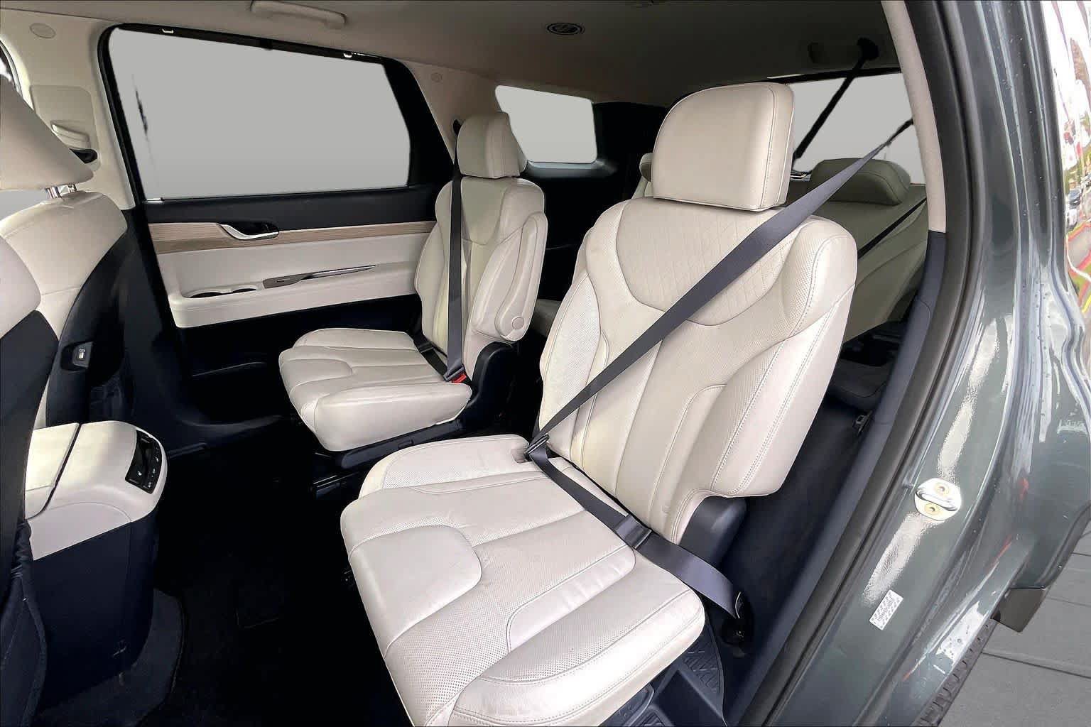 Used 2022 Hyundai Palisade SEL w/ Premium Package FWD image 19