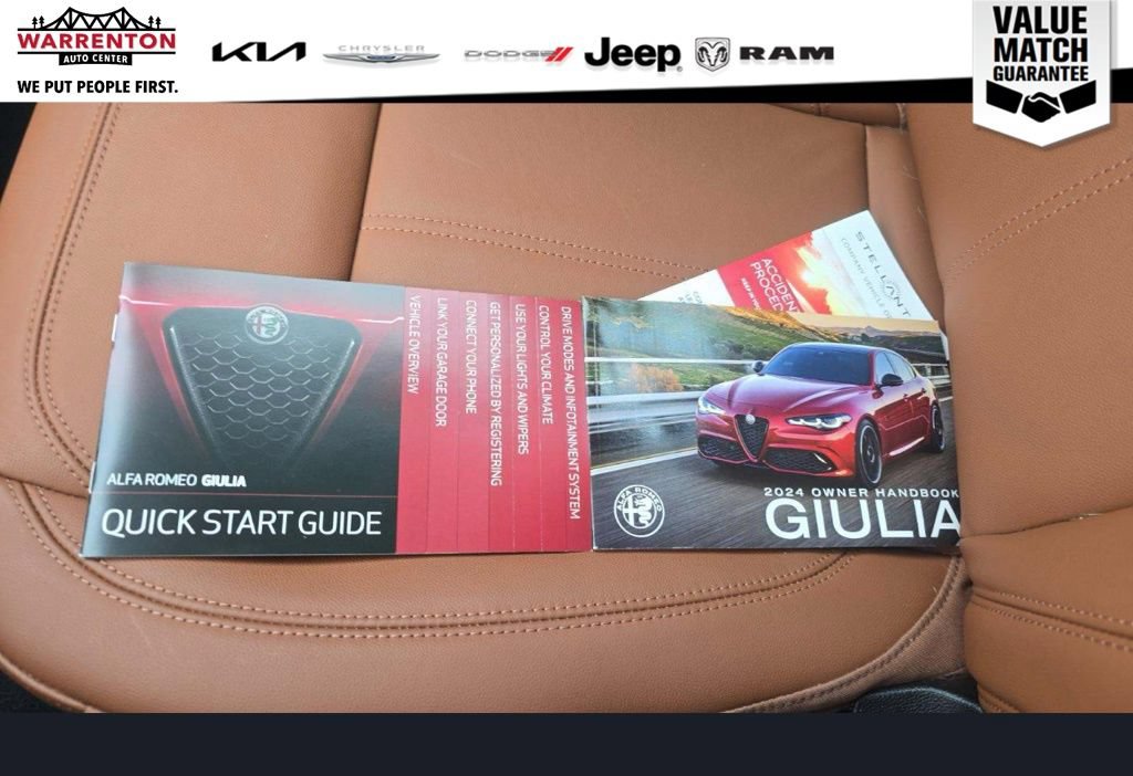 Used 2024 Alfa Romeo Giulia Ti AWD/4WD image 24