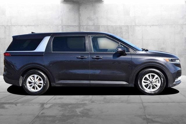 Used 2024 Kia Carnival LX image 5