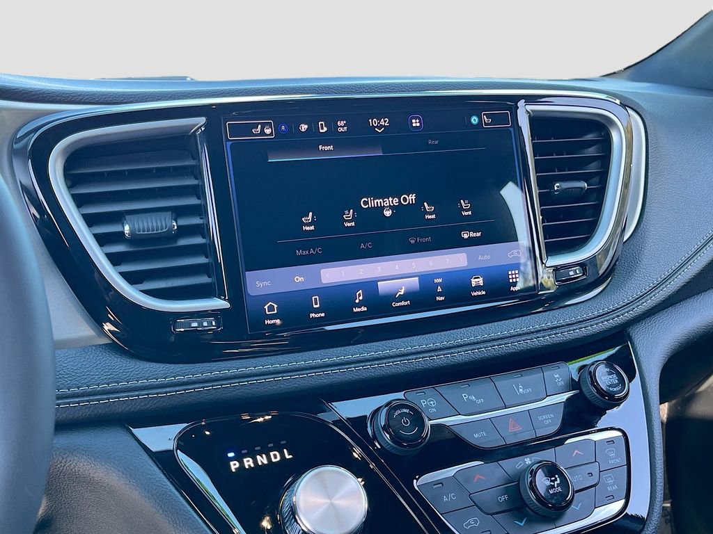 Certified 2024 Chrysler Pacifica Premium image 16