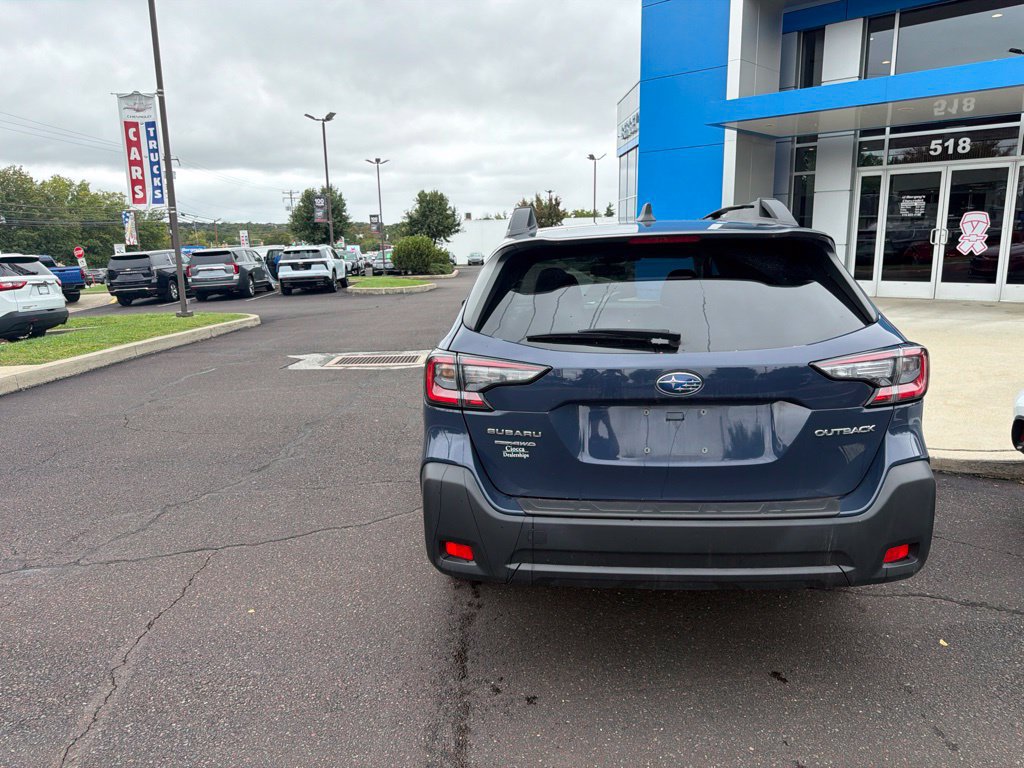 Used 2025 Subaru Outback Premium AWD/4WD image 5