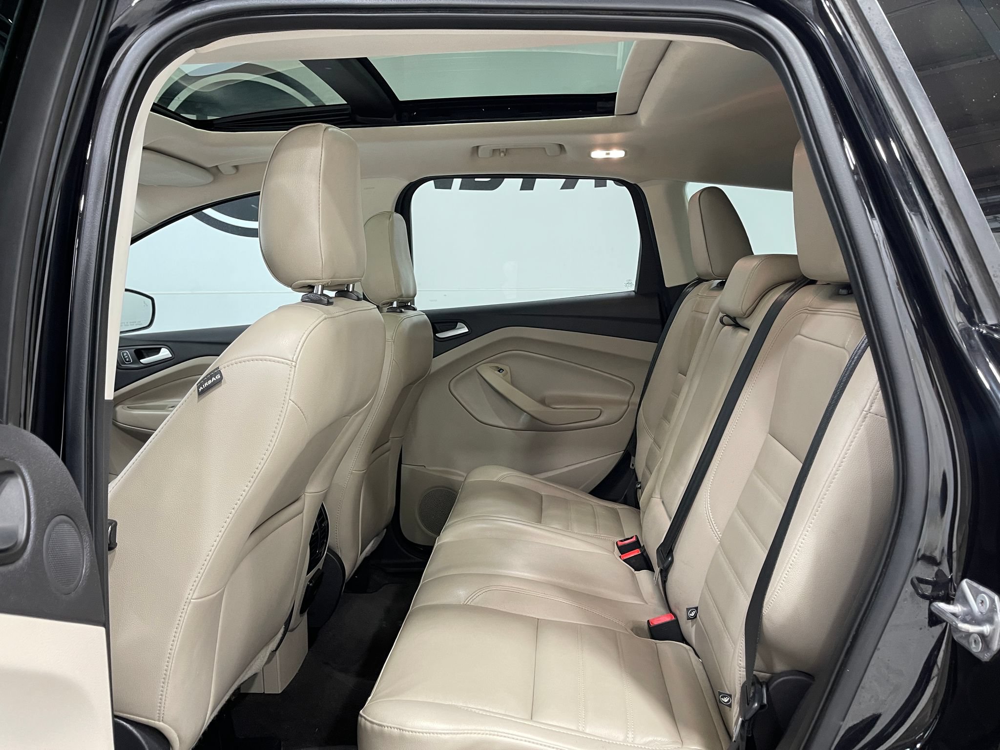 Used 2019 Ford Escape Titanium FWD image 30