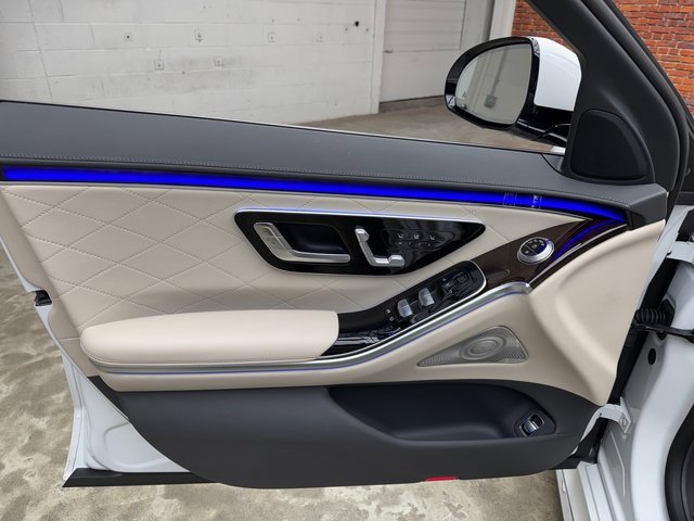 Used 2025 Mercedes-Benz S 580e S 580e image 10